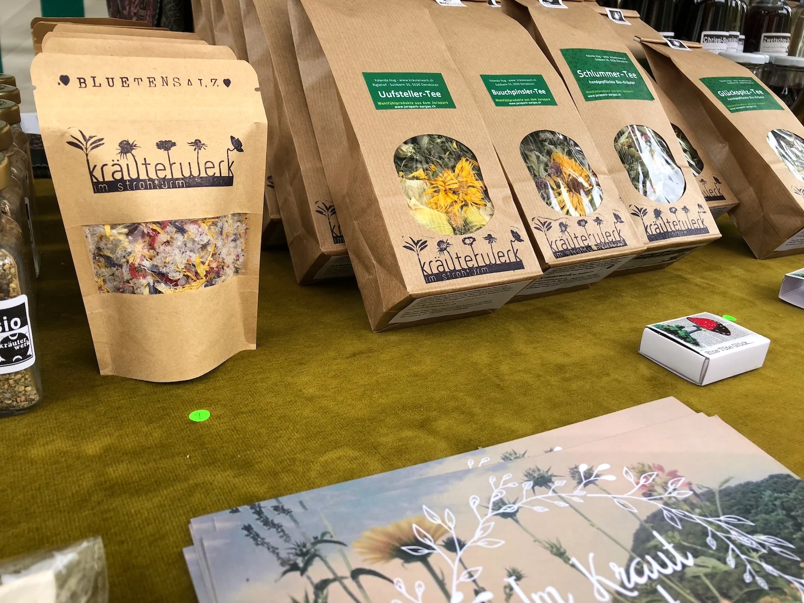 Handgemachte Kräuterprodukte vom Hof